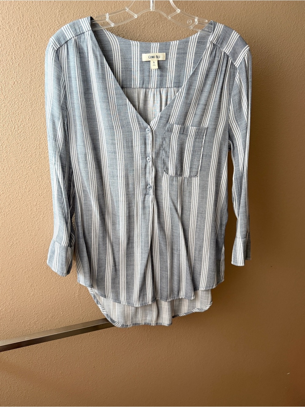 💥5/$15 Como Blu Gray & White Striped Top